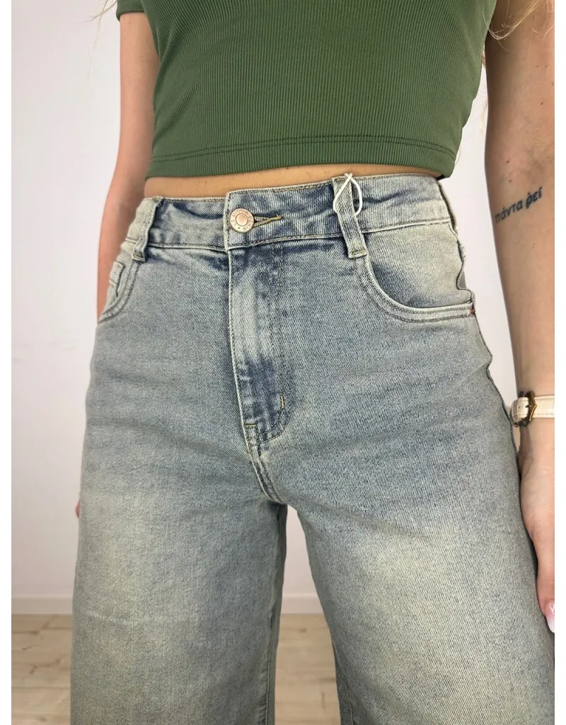 Bermuda shorts in stonewashed denim.